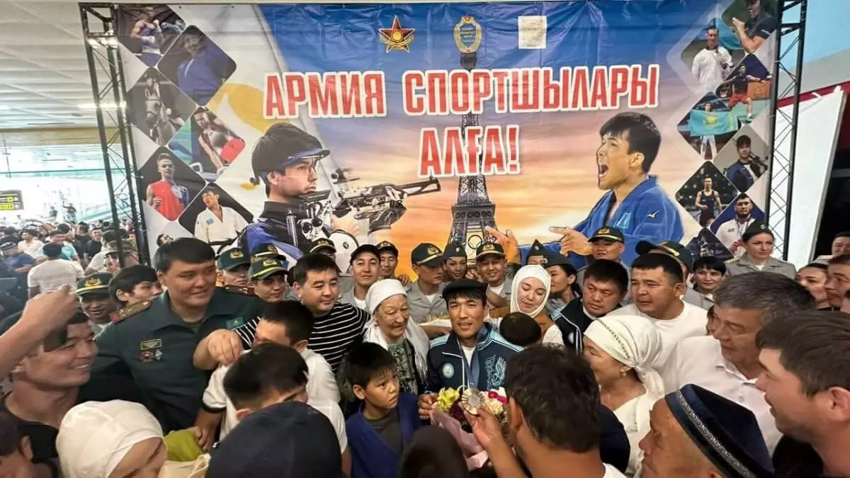 Олимпийца Гусмана Кыргызбаева досрочно повысили до звания капитана