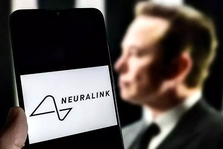Маск сообщил о втором успешном вживлении импланта Neuralink