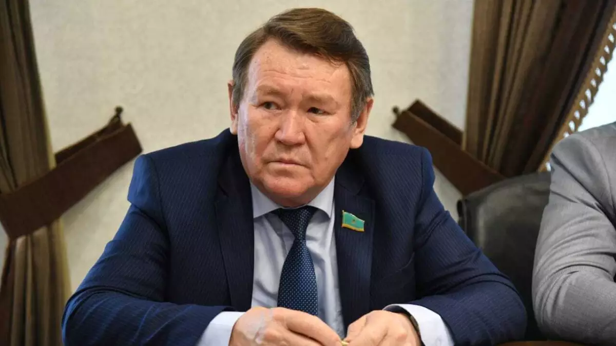 Депутат Наутиев требует поддержки уникального текстильного предприятия Казахстана
