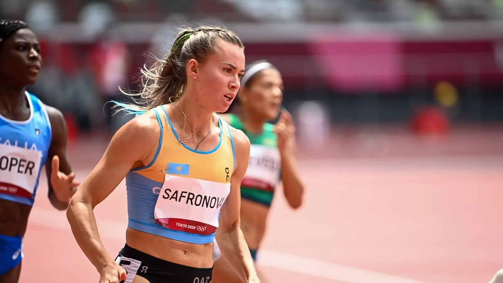 Знаменосец Ольга Сафронова заняла последнее место в утешительном раунде Олимпиады-2024