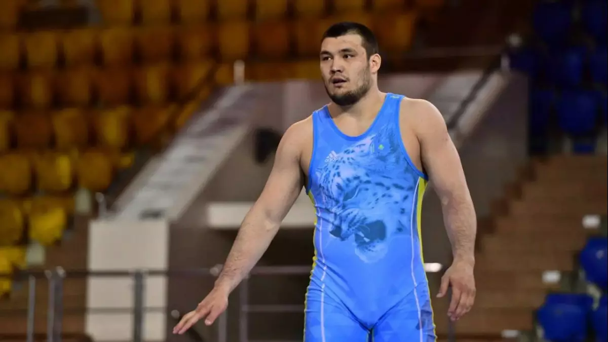 Алимхан Сыздыков вышел в 1/4 финала Олимпиады-2024 в Париже