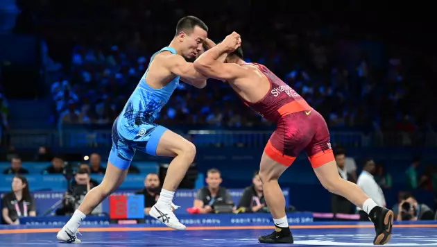 Камбэком обернулась схватка казахстанца с двукратным чемпионом мира на Олимпиаде-2024