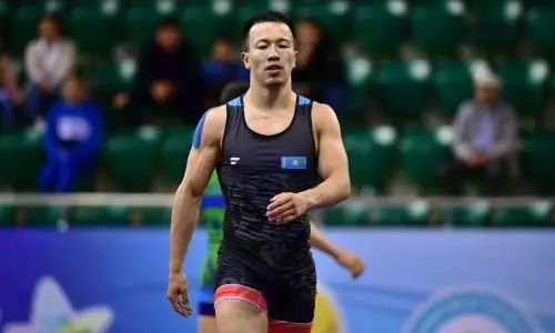 Казахстанец зарубился с двукратным чемпионом мира по борьбе на Олимпиаде-2024