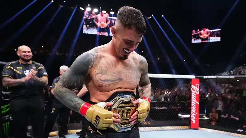 Чемпион в тяжёлом весе считает, что лучший боец UFC мог бы победить Хабиба Нурмагомедова