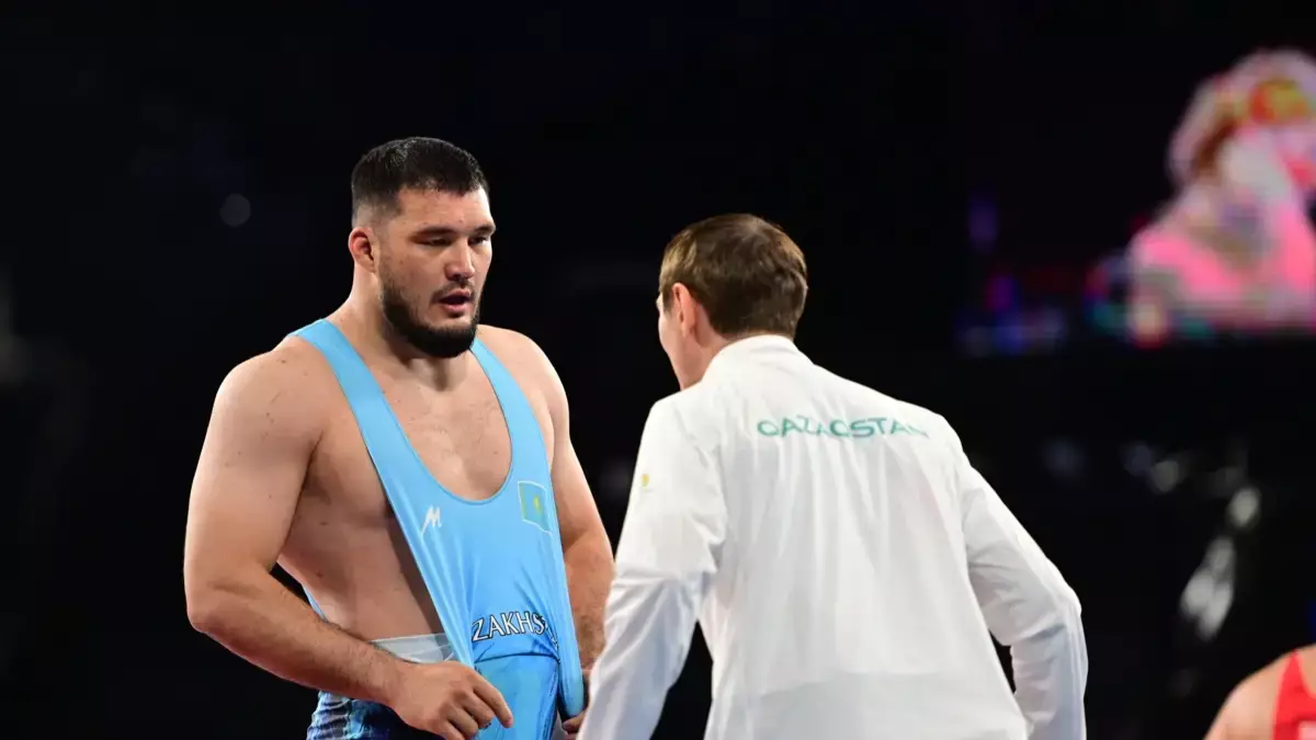 Казахстанский борец Алимхан Сыздыков уступил в четвертьфинале Олимпиады-2024