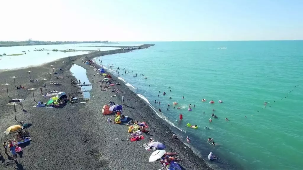 В Минстранспорта выясняют отчего появилась грязная вода в Алаколе