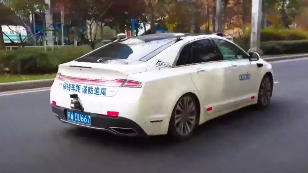 Пекин выдал первые разрешения на автономное управление роботакси