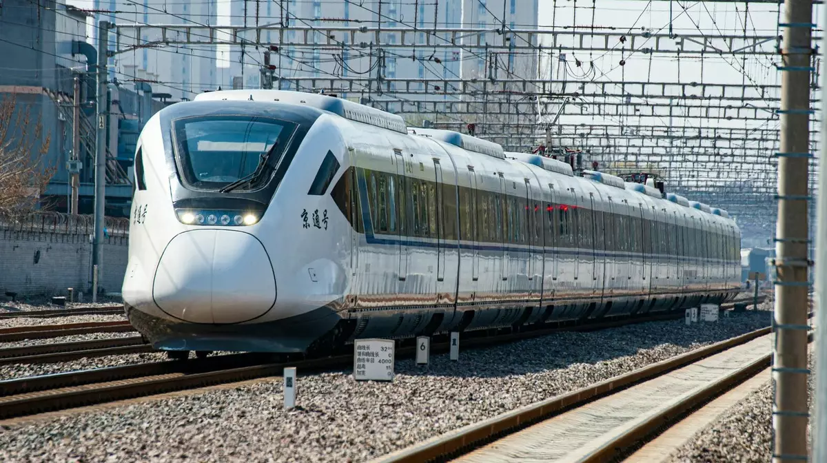 Китай испытал сверхскоростной поезд, способный разгоняться до 1000 км/ч