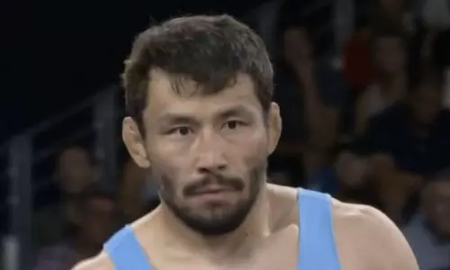 Казахстанский борец совершил громкую сенсацию на Олимпиаде-2024
