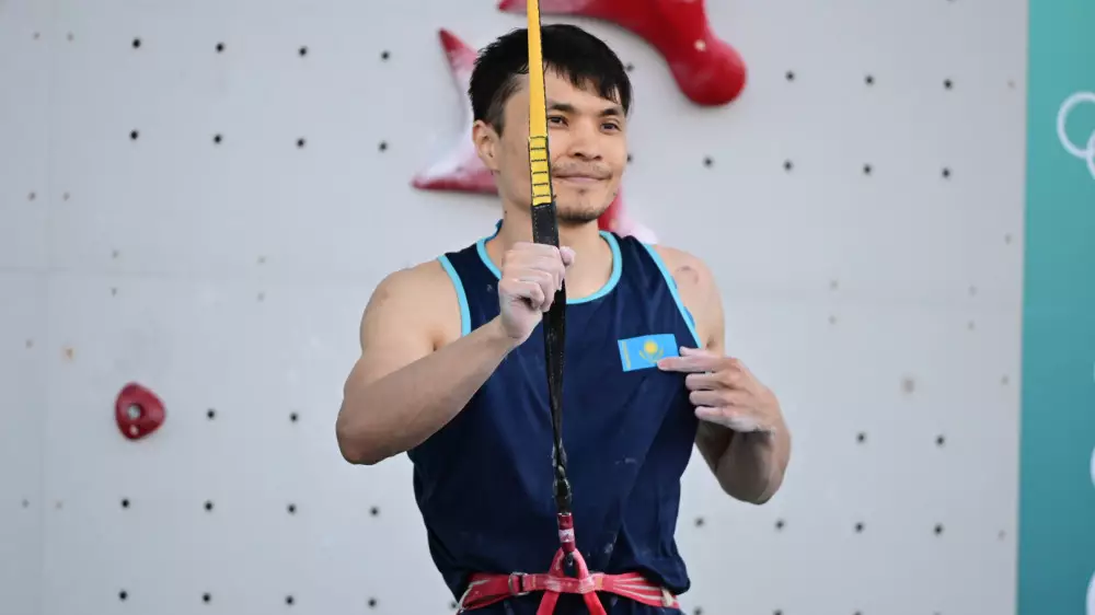 Казахстанский скалолаз вышел в четвертьфинал Олимпийских игр