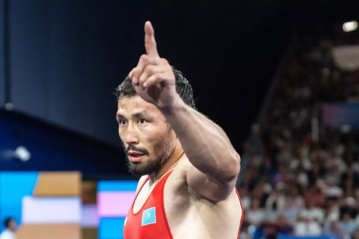 Казахстан гарантировал медаль в борьбе на Олимпиаде