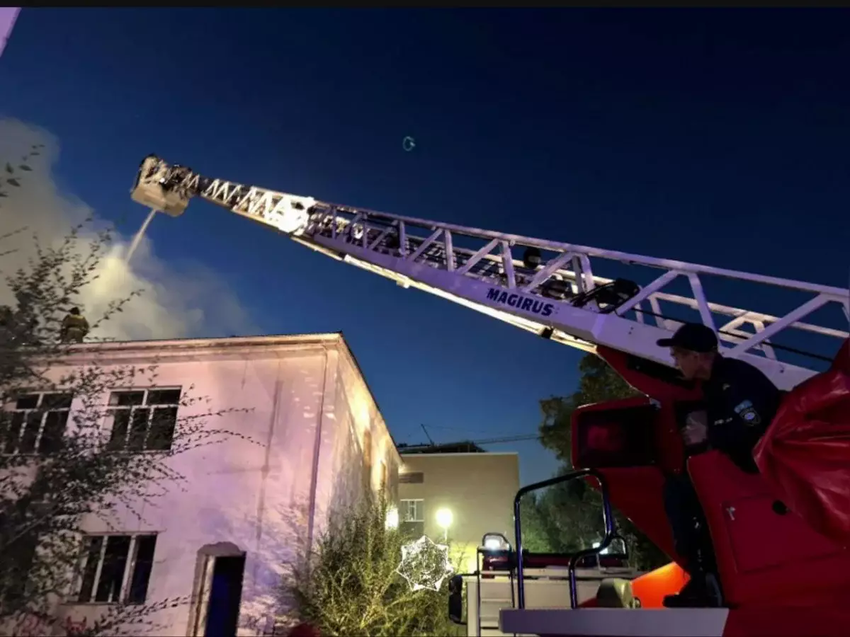 Пожар в заброшенном здании напугал астанчан