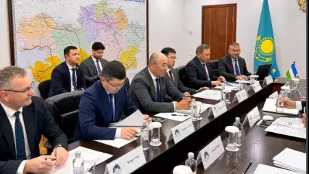 Канат Шарлапаев провел встречу с министром инвестиций, промышленности и торговли Узбекистана