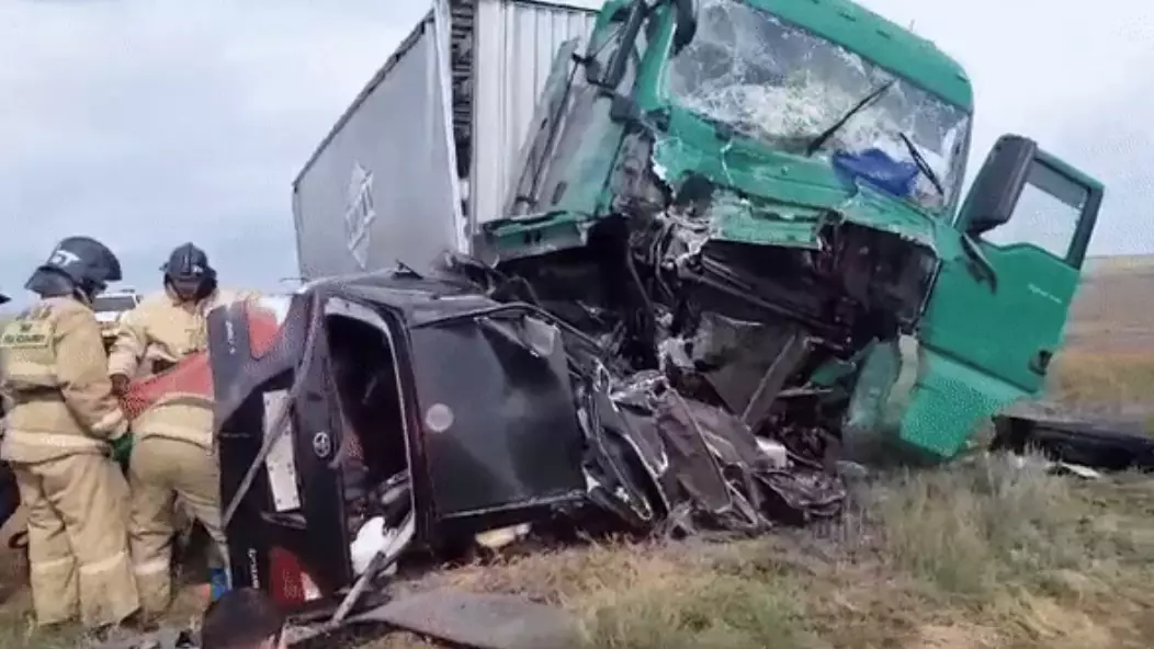 Сегіз адамның өмірін жалмаған жол апаты: жүк көлігінің жүргізушісі қамауға алынды