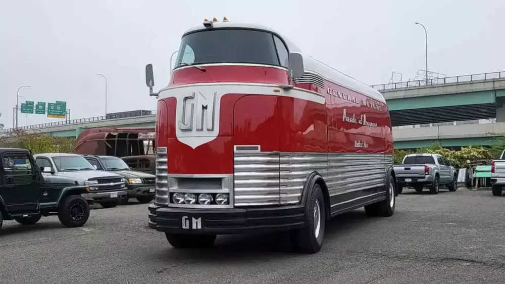 Винтажный General Motors Futurliner выставлен на продажу за $1 млн