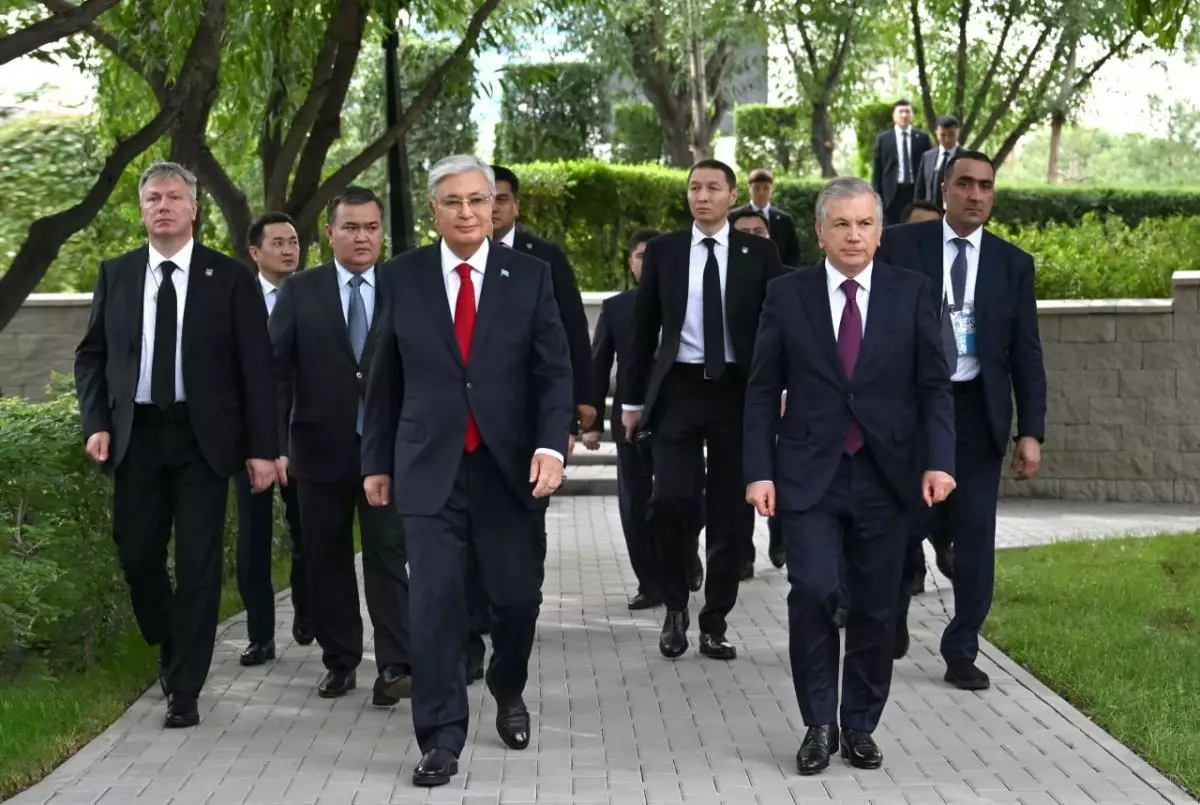 Тоқаев пен Мирзиеев Әлішер Науаи ескерткішін салтанатты түрде ашты