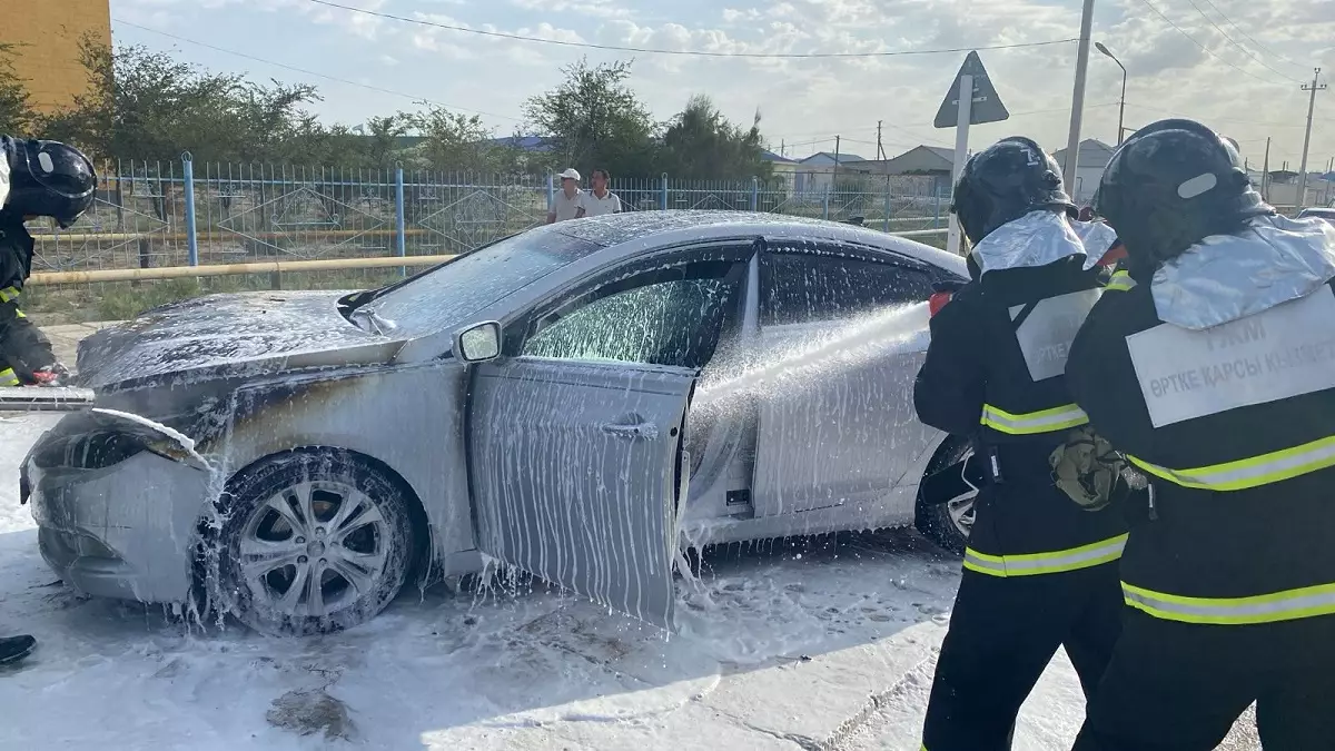 Три автомобиля и жилой дом горели в Мангистау за прошедшую неделю