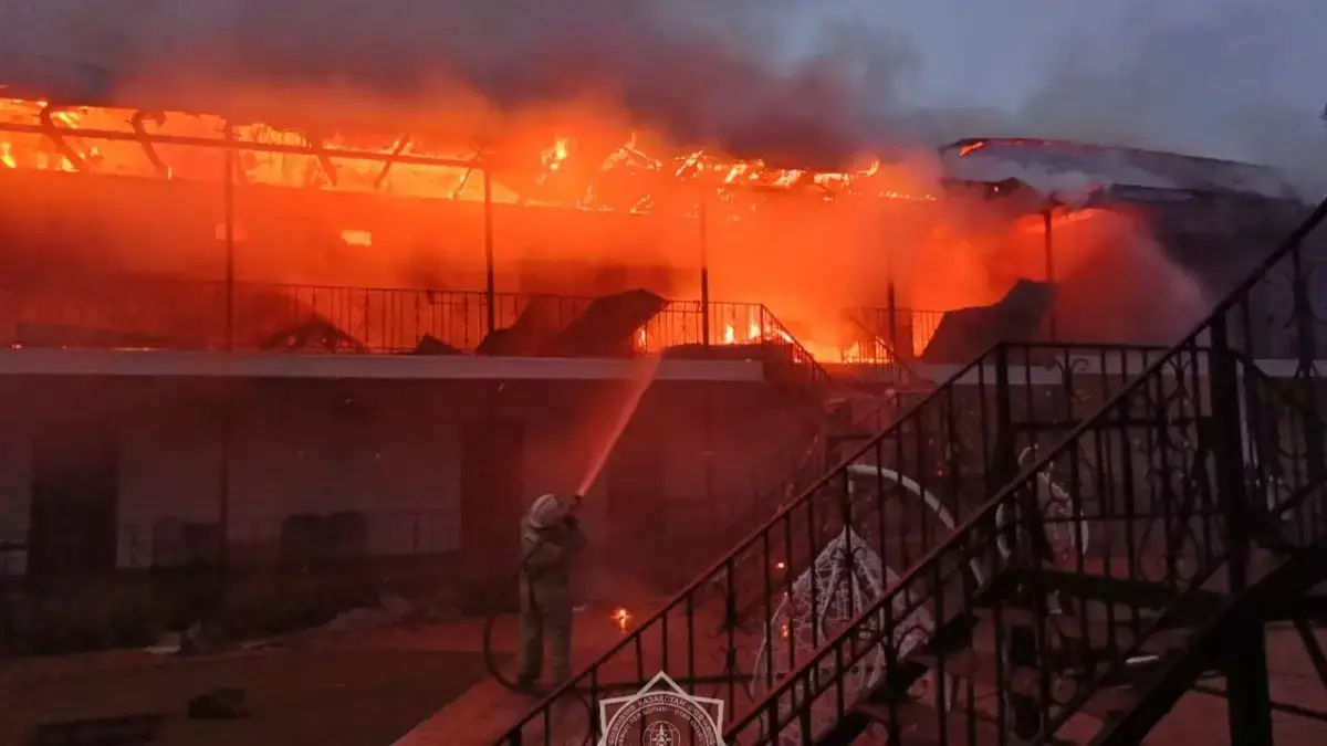 Дом отдыха загорелся на Алаколе