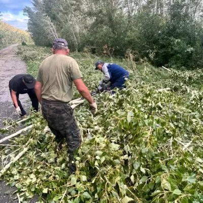 Ситуация на Востоке страны: шквальный ветер, гроза, град