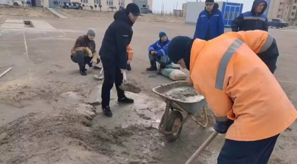 «Қазақ тентіреген жоқ»: Журналист қазақтардың Өзбекстанға барып жұмыс істейтінін айтты