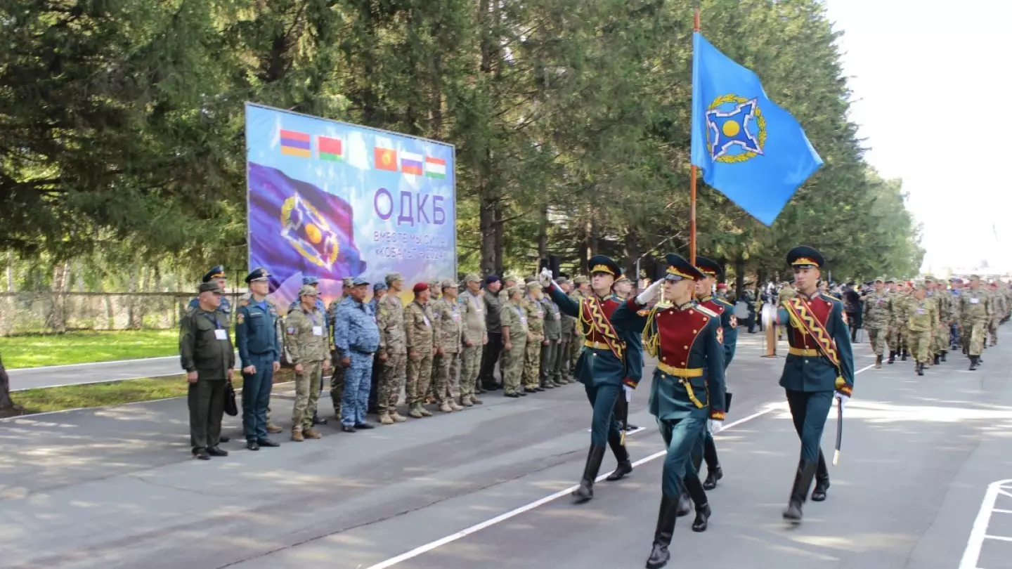 Казахстанские военные отправились на учения в Россию