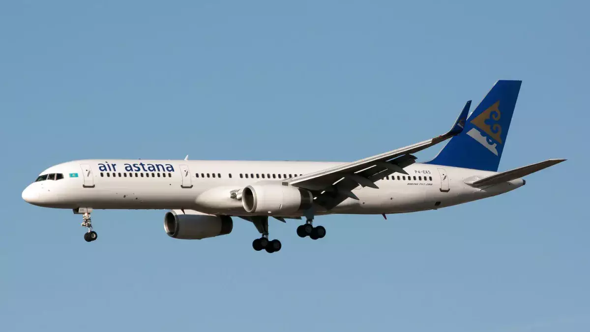 Air Astana  ұшағы әуежайда көлікпен соқтығысып қалды