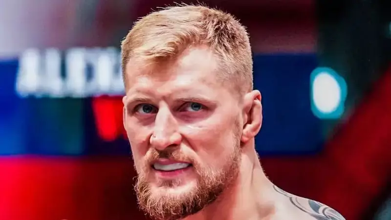 "Посланный" россиянин в UFC выразил недоумение перед следующим боем с французом