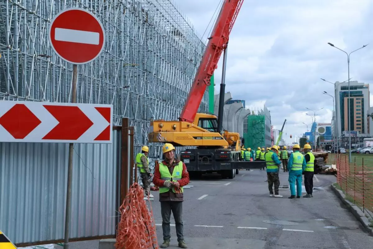 В Астане 14 автобусных маршрутов изменят схему движения из-за стройки LRT