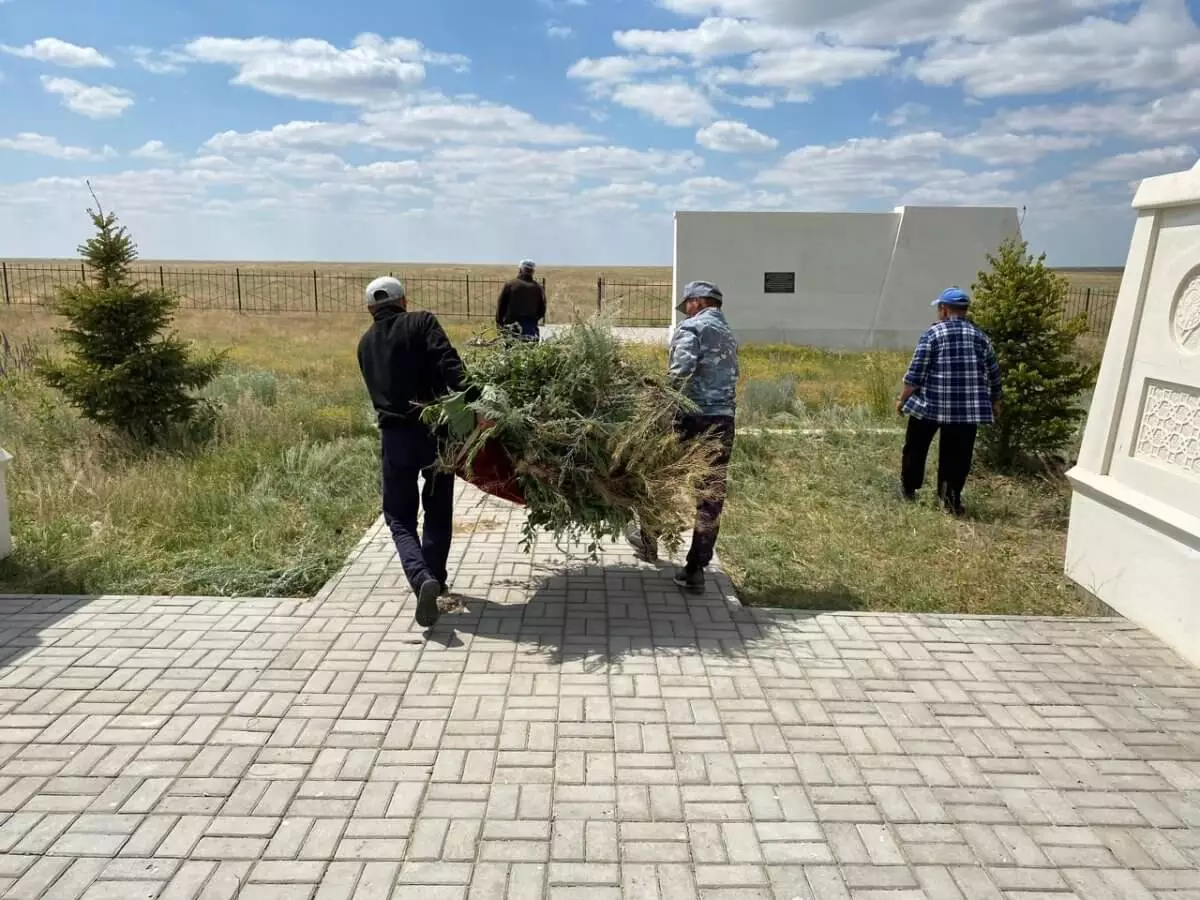 На объектах национального достояния аманатовцы навели порядок