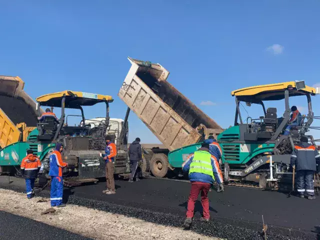 Какие автотрассы планируют обновить в Казахстане до конца года 