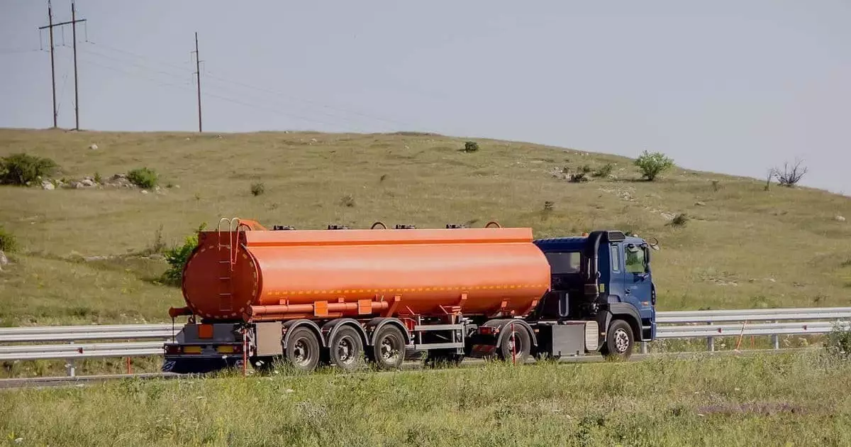   Бензинді сыртқа шығаруға салынған тыйым ұзартылды   