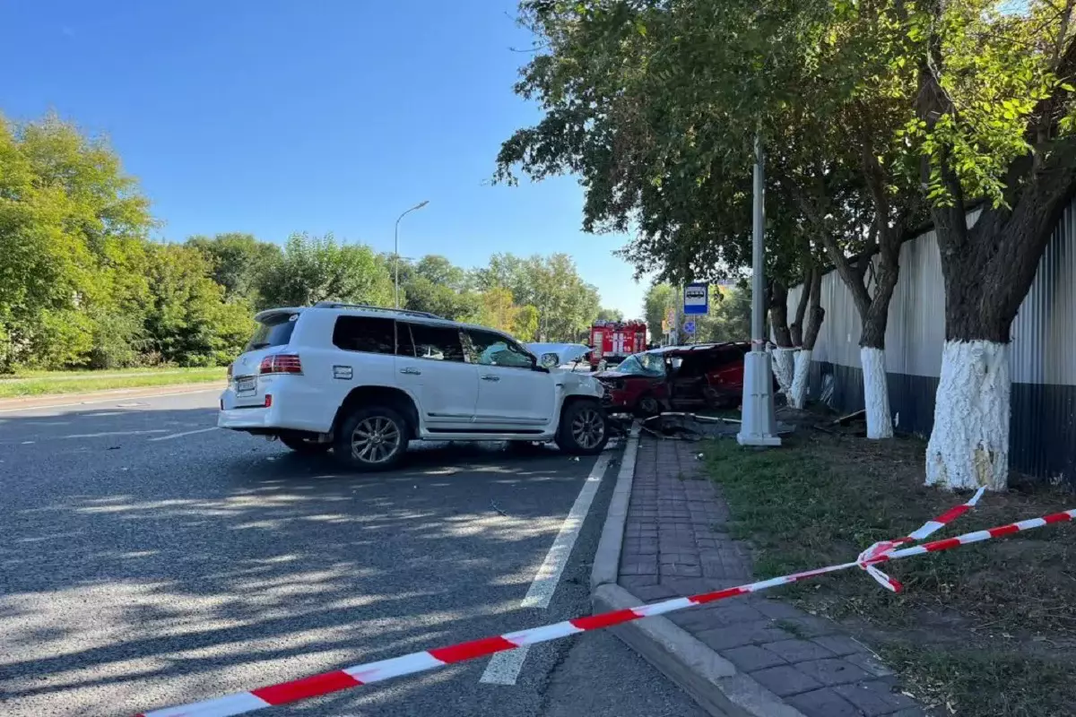 «Потерял сознание»: водитель озвучил свою версию смертельного ДТП в центре Караганды