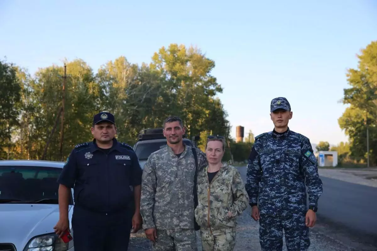 Две семейные пары с детьми попали в водяной капкан в ВКО (ВИДЕО)