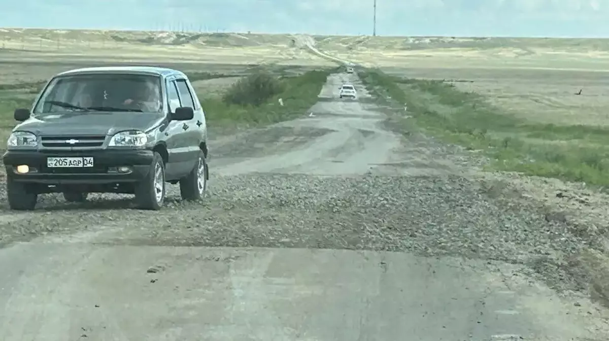 Құлсары-Доссор жолының су тасқынынан бүлінген бөлігі әлі жөнделмеген