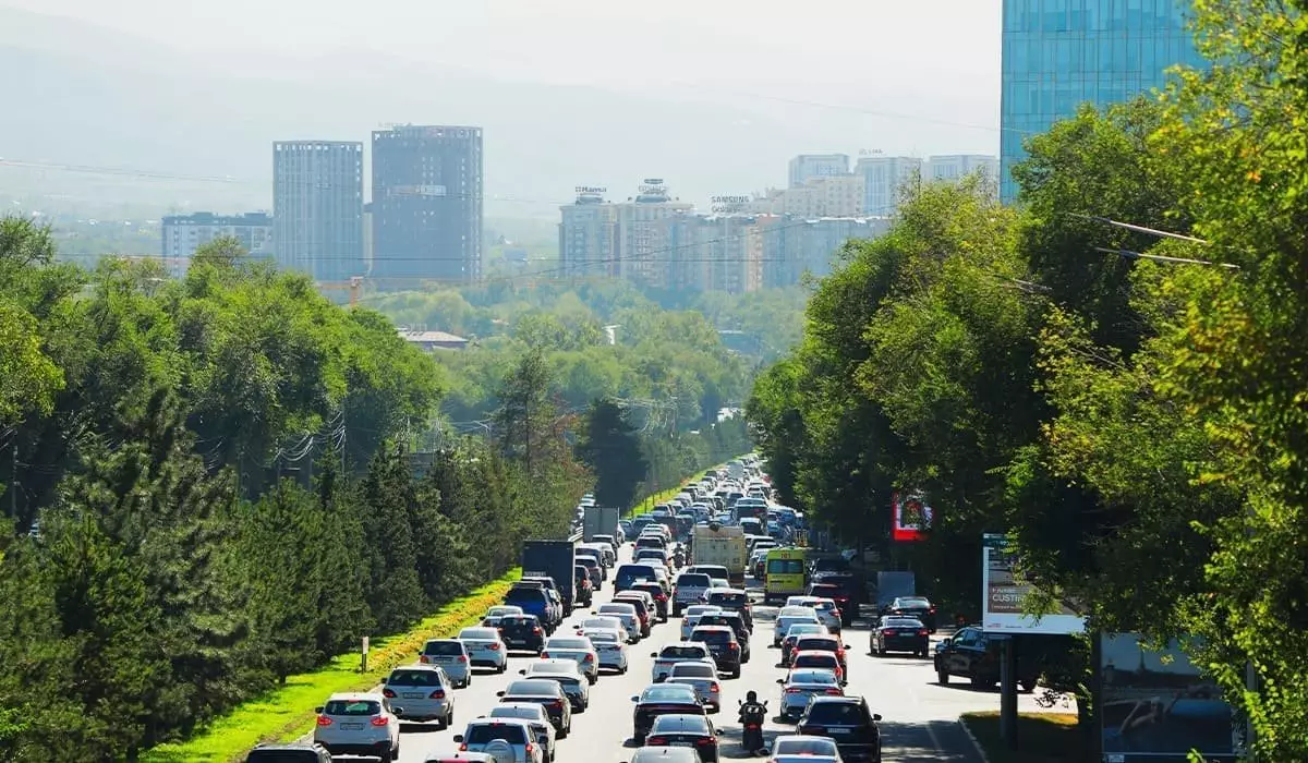 Сильное загрязнение сохраняется в двух городах Казахстана