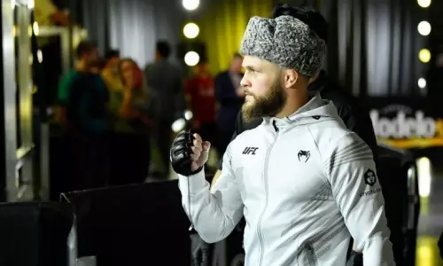 Уроженец Казахстана бросил вызов топ-бойцу UFC