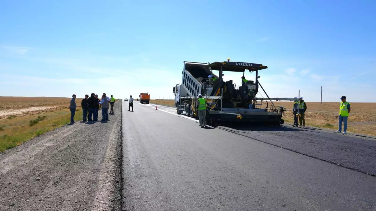 Көлік министрі өңірлердегі жол жөндеу жұмыстарын тексерді