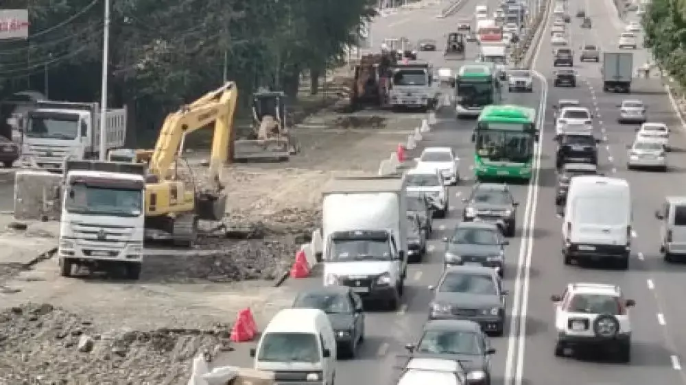 Ремонт на Кульджинском тракте завершат позже - новые сроки