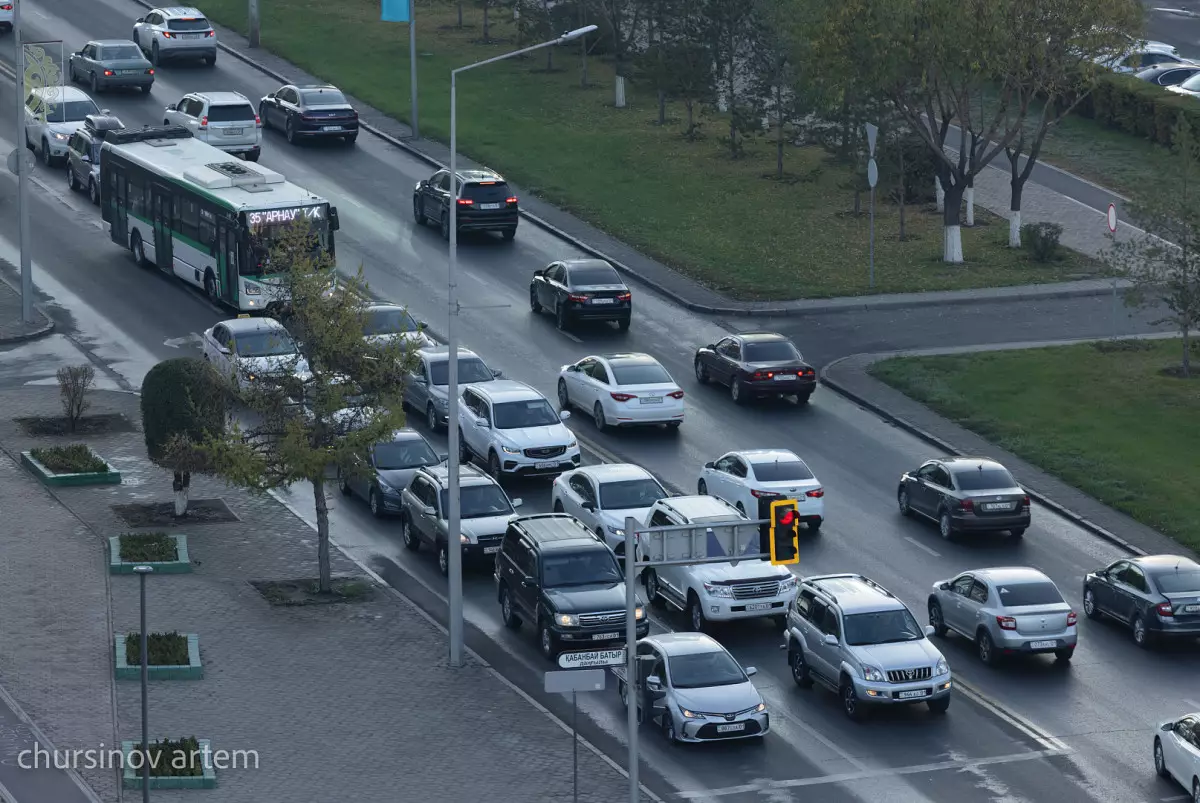 Сократить прогулки в субботу рекомендовали жителям трёх городов Казахстана