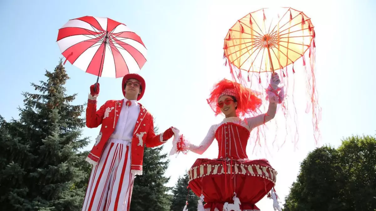 Фестиваль Apple Fest в Алматы: рекордный компот, ярмарка и культурные мероприятия