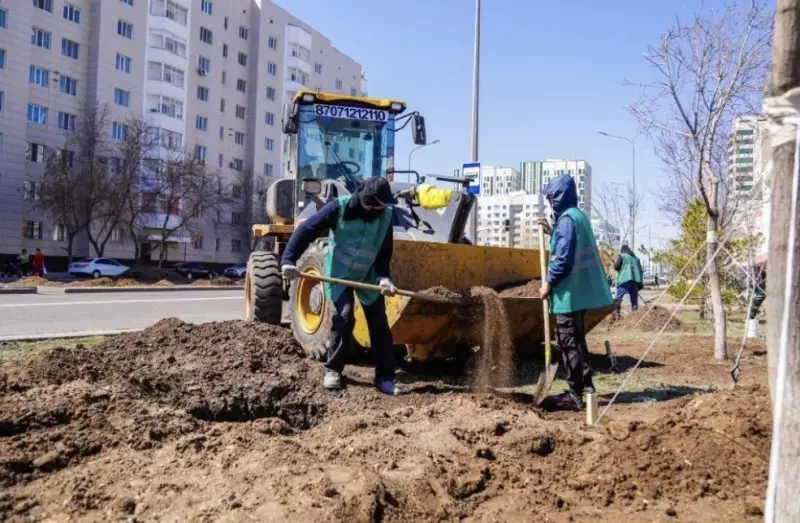 Масштабный общегородской субботник стартовал в Астане