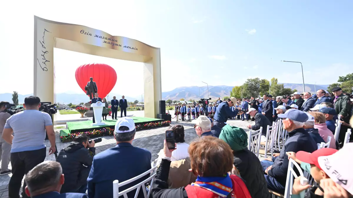 Мемлекет басшысы қазақстандықтарды Бердібек Соқпақбаевтың 100 жылдық мерейтойымен құттықтады