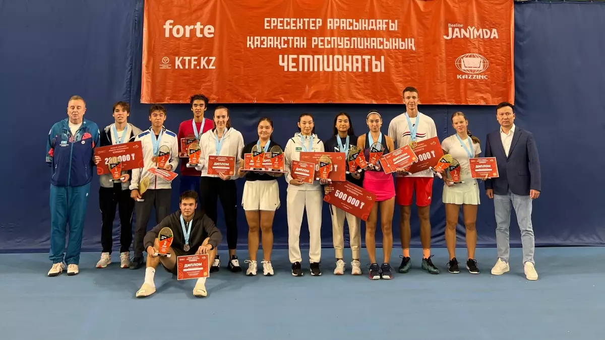 Григорий Ломакин и Сандугаш Кенжибаева стали чемпионами Казахстана по теннису