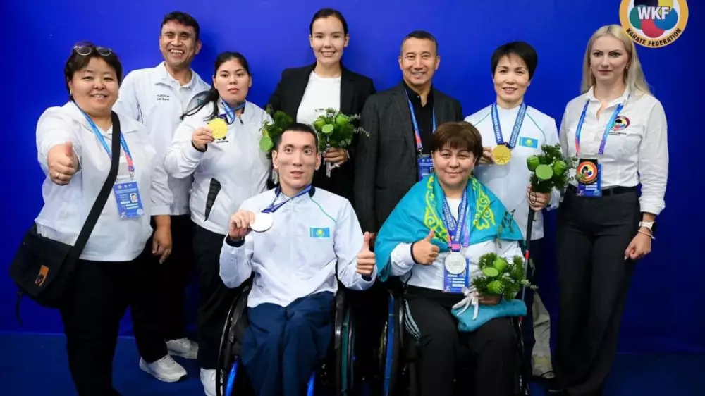 Казахстанские пара каратисты завоевали медали на чемпионате Азии