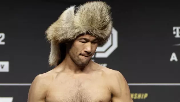 "Самый жесткий казах UFC прессует чемпиона". СМИ - о титульном шансе Рахмонова