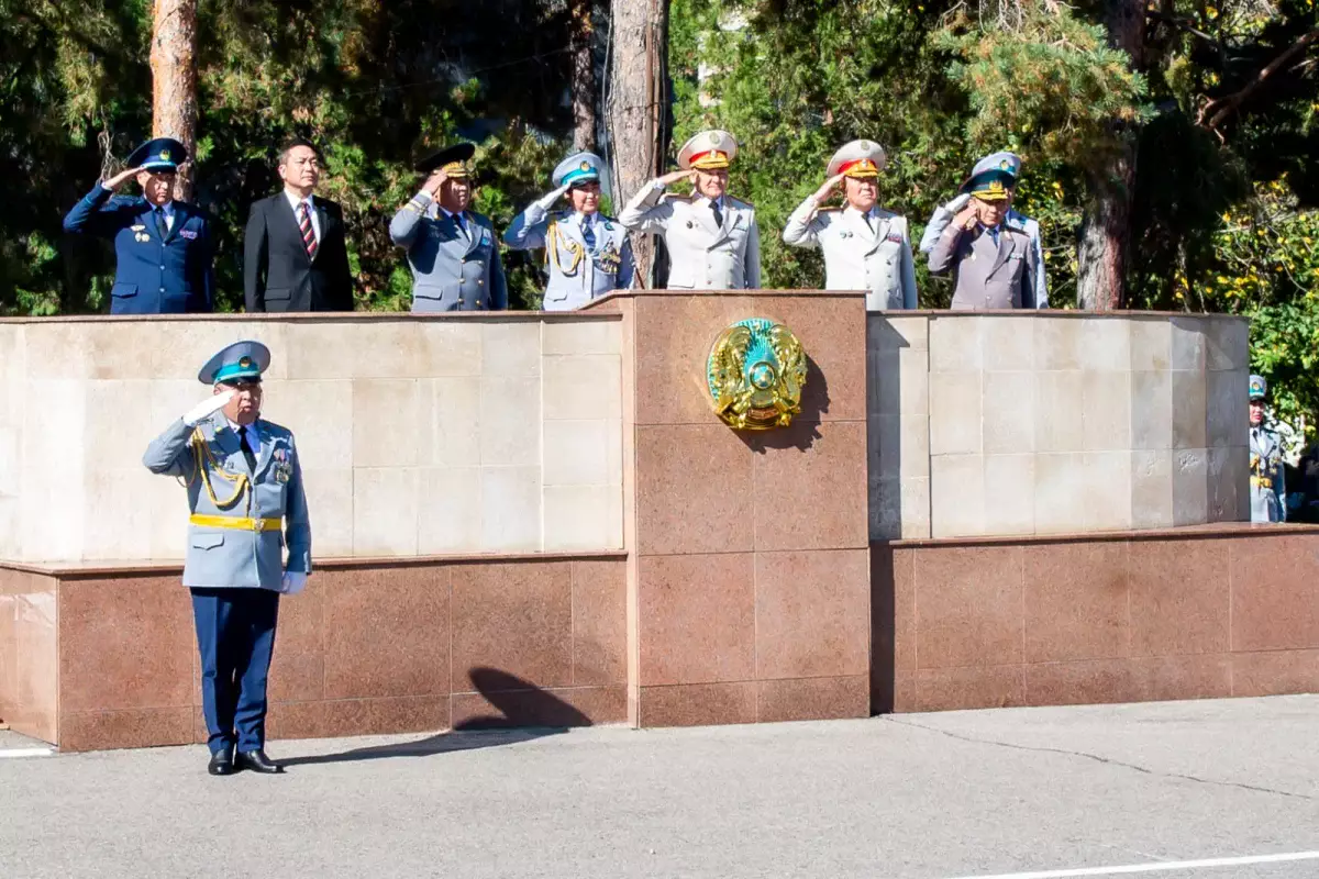 Торжественный момент: 300 новобранцев пополнили ряды курсантов МВД в Алматы