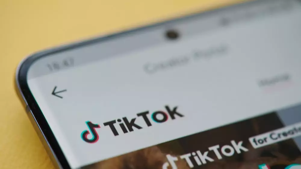 Расследование начато в отношении TikTok, YouTube и Snapchat