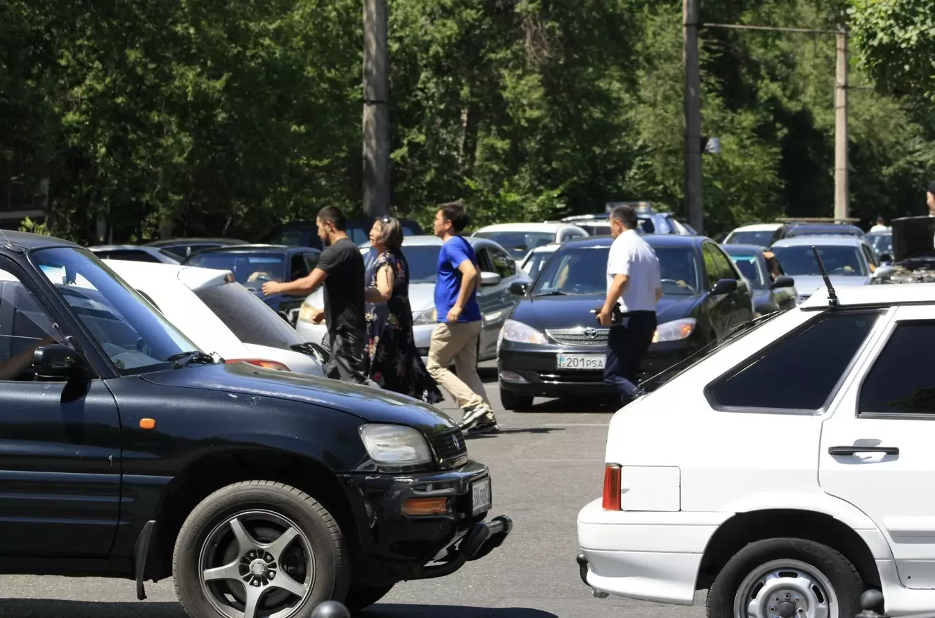 Сборы за въезд в центр города на неэкологичных авто вызовут всплеск напряжения – Шарлапаев