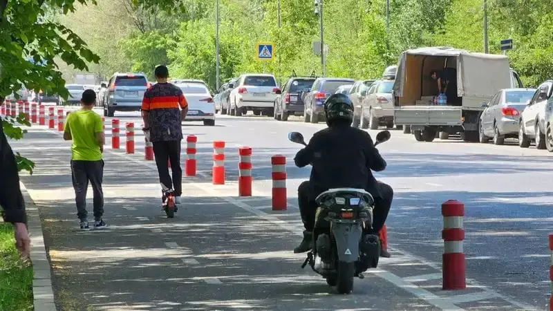 Владельцы мопедов в РК должны установить номерные знаки до 5 апреля 2025 года