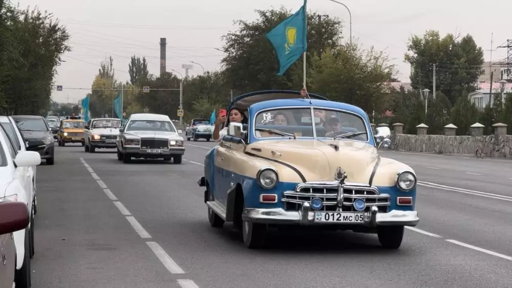 Автопробег в Конаеве в честь референдума